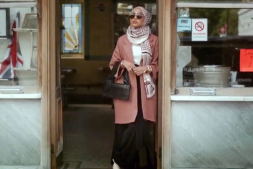 H&M features a Hijabi model for the very first time!
